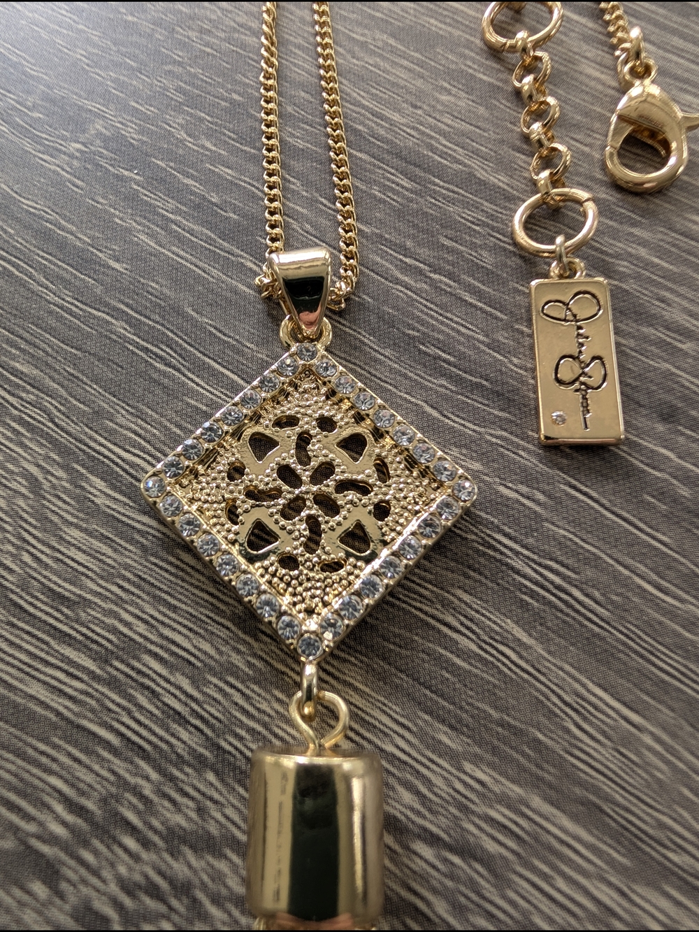 NWT Jessica Simpson LongGold Filigree Square Pendant Necklace with Crystal Trim